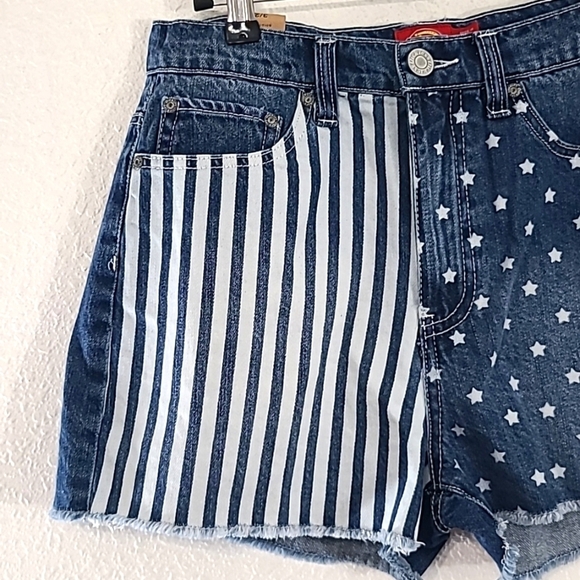 *NWT* DICKIES Stars & Stripes Print 5-Pocket Shorts, size 3/26 - Picture 3 of 6